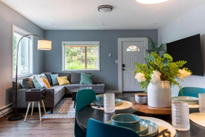 Cozy Unit with Porch near Arboretum and Transit